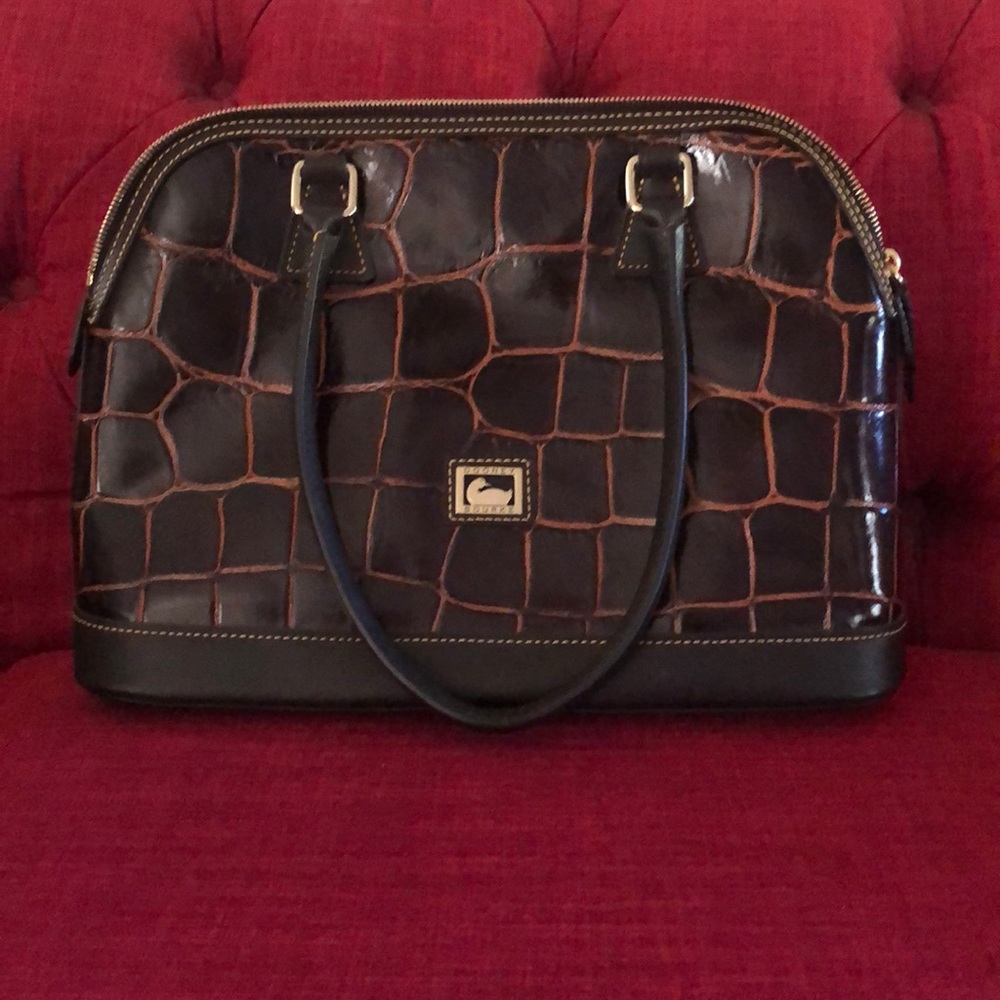 Dooney & Bourke NWT Purse